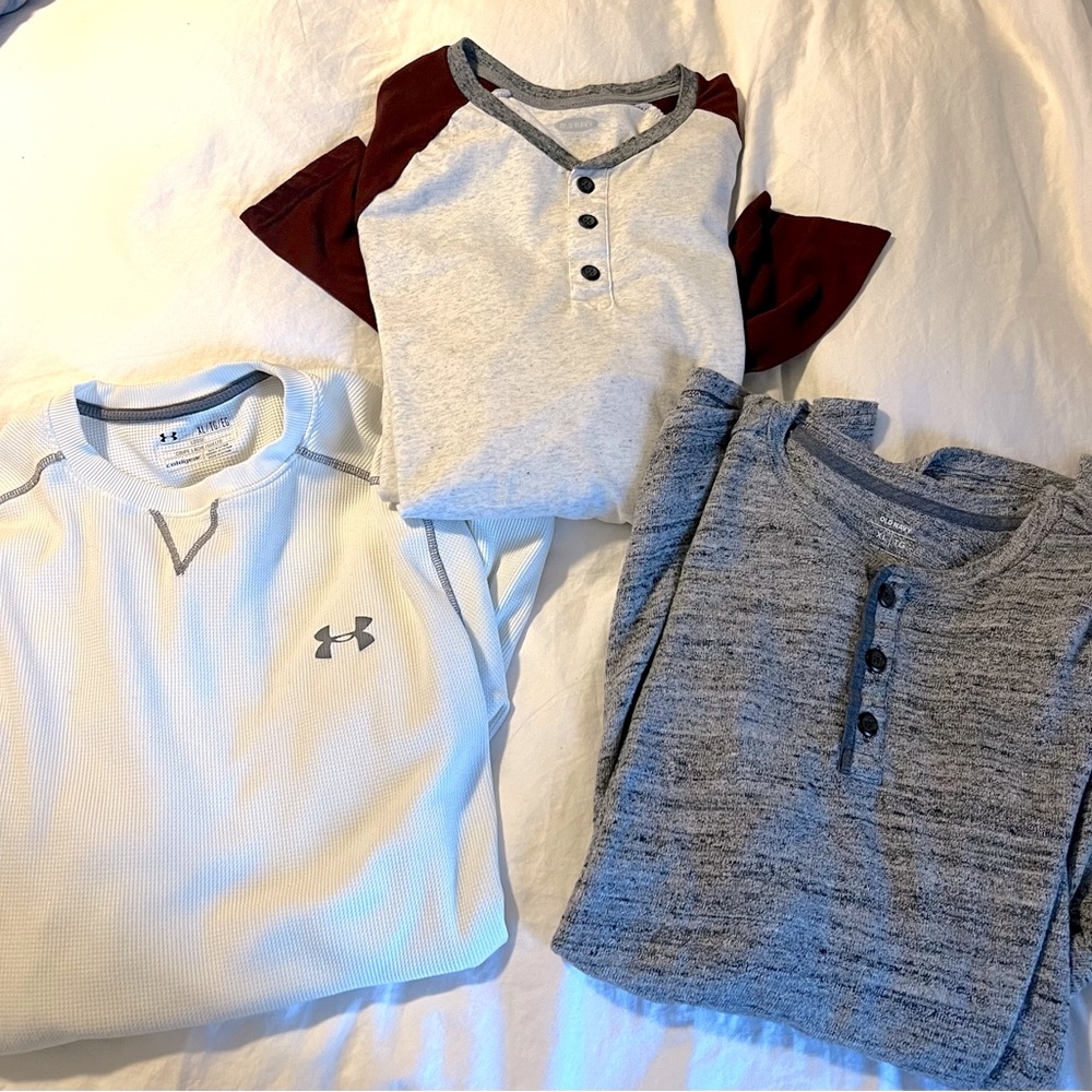 Lot of 3 Men’s casual dress long sleeve shirts. Under armour & old navy.